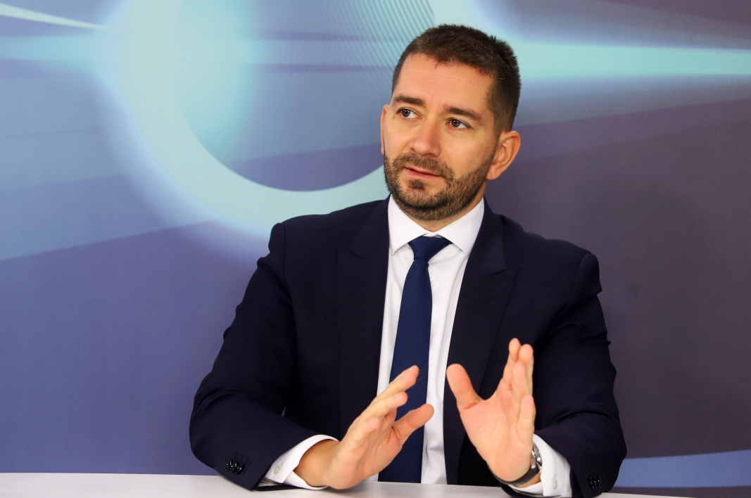 Слави Василев: Президентът предложи референдум за времевата рамка, а не 