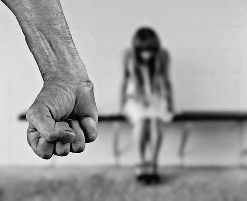 Родители на петокласничка: Ученици искали неприлични неща от дъщеря ни, после я пребили