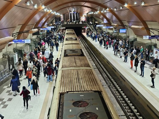 Подготвя се стачка, за да се спре и метрото в София от утре
