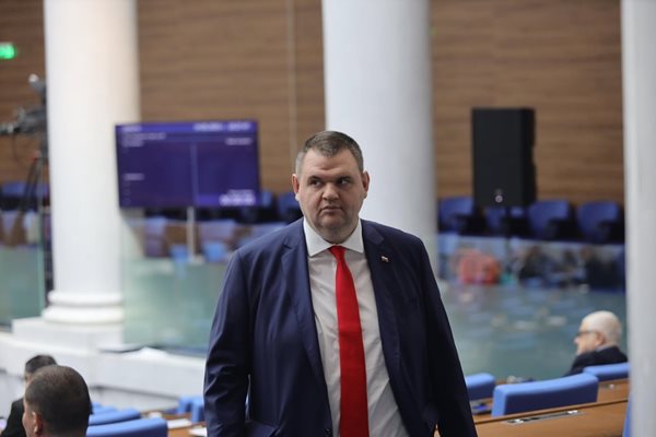 Делян Пеевски: Няма изненада, Чакъров направи правилното и напусна файтона на тези номади