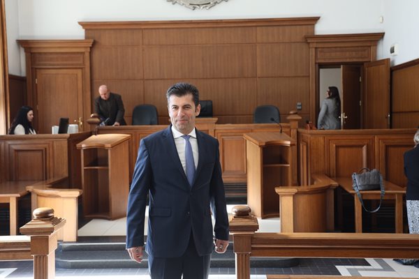 Съдът отказа да прекрати делото срещу Кирил Петков за ареста на Бойко Борисов