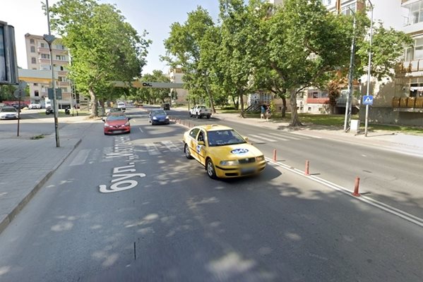 Две жени и дете са в болница, блъснати на пешеходна пътека в Пловдив