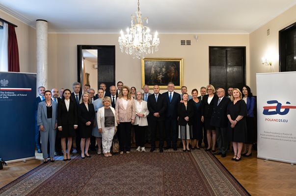 Президентът Радев: Голямото предизвикателство пред ЕС е да насърчи собственото си производство