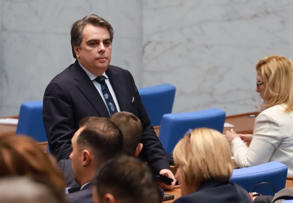Божанков: Асен Василев опитва да разпадне коалицията ПП-ДБ