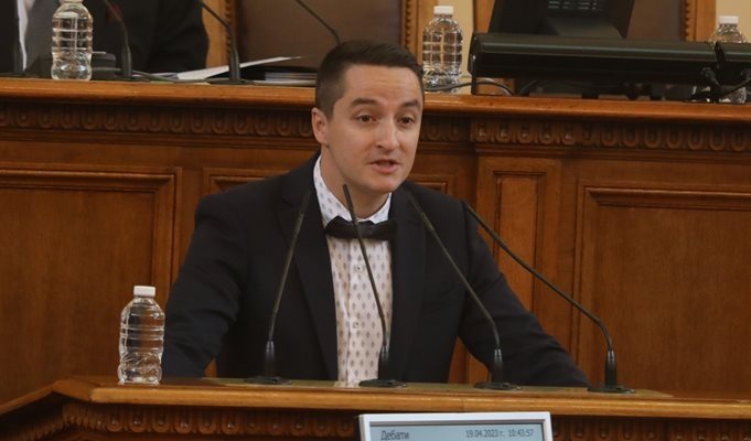 Китайско менте на Лего озори Явор Божанков, иска връщане на смъртното наказание