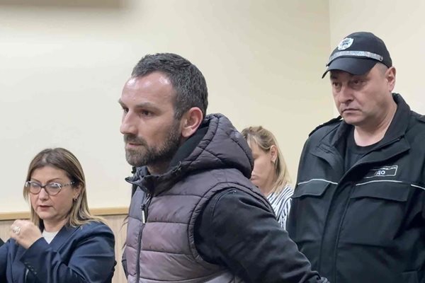 Тате, Петър нали е в затвора, пита малтретираният Адриан и още трепери от пастрока си