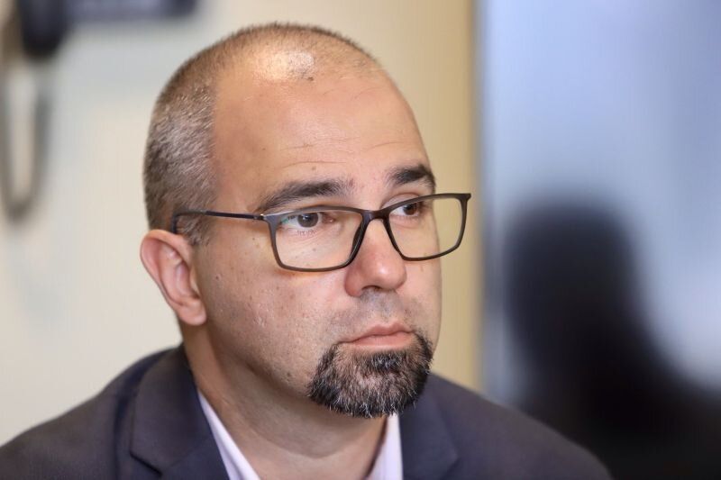 Първан Симеонов: Балотажът на президентските избори може да е между кандидатите на ГЕРБ и на Пеевски