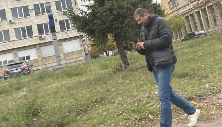 Извратеняк мастурбира пред осмокласничка в София, арестуваха го