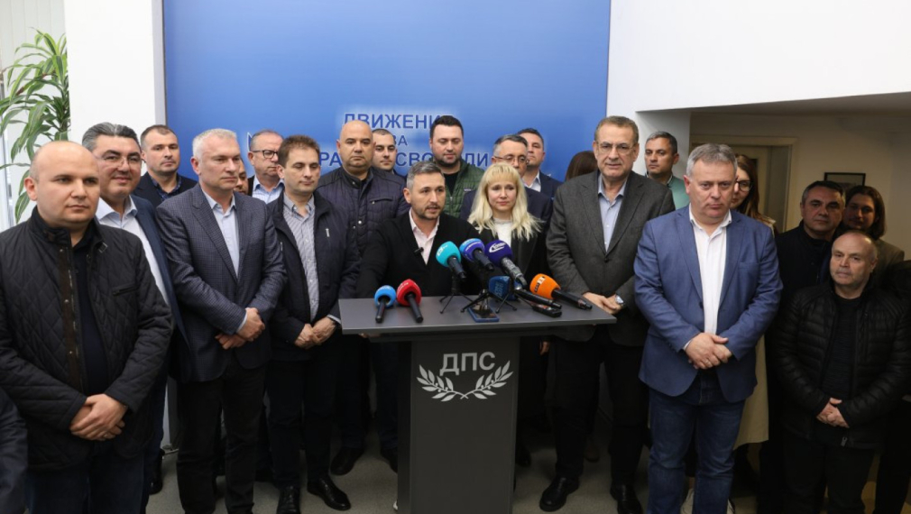 ДПС-ДПС: Обединение няма и не може да има. За Чакъров - жалка персонална капитулация пред Пеевски