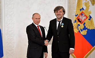 YouTube изтри канала на сръбския режисьор Емир Кустурица, който от години демонстрира открита подкрепа за политиката на Кремъл