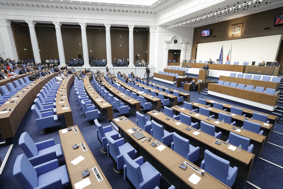 Парламентът одобри нулев акциз до края на годината за природния газ и втечнения нефтен газ