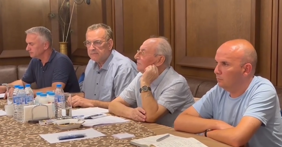 Видео от форума, който изключи Пеевски