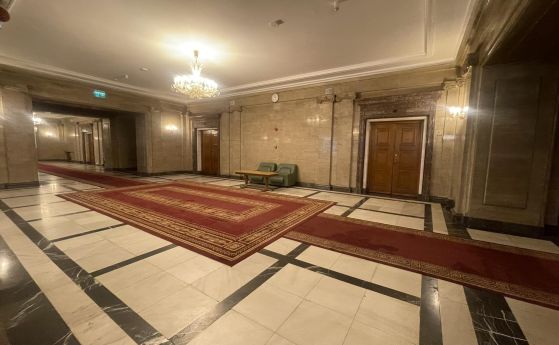 Борисов се настани в стария кабинет на Тодор Живков в бившия Партиен дом