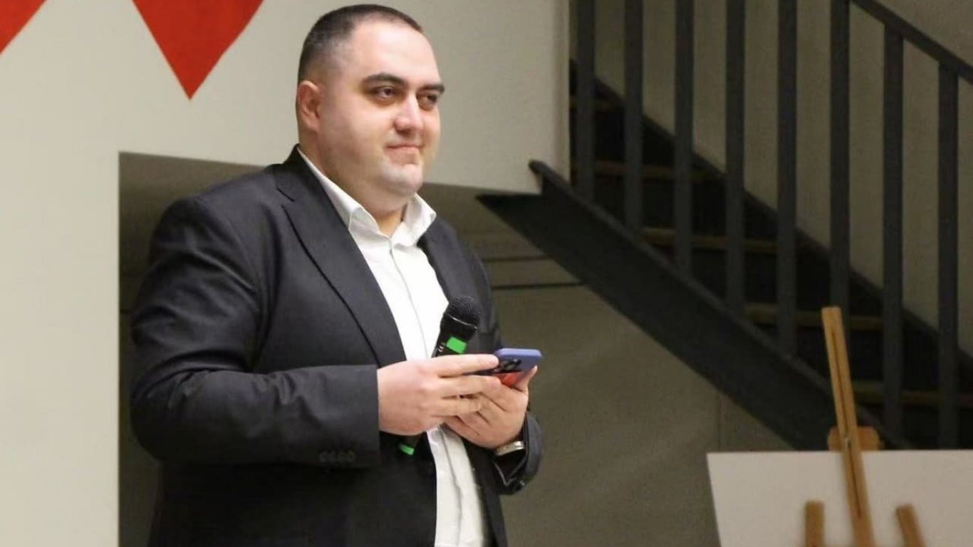 Очаква се всеки момент Министерство на образованието да излезе с официална позиция по скандала с директора на столичното 138-мо! 
