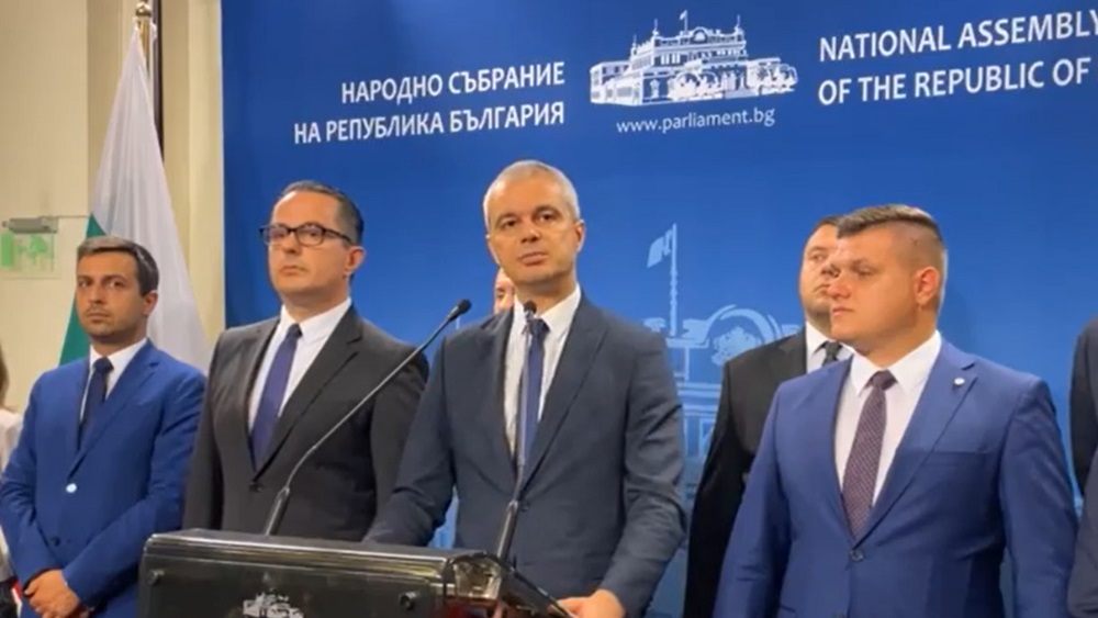 Костадинов: Защо ДАНС, ГДБОП и Прокуратурата не се самосезират за статусите и колажите на Исак Паси