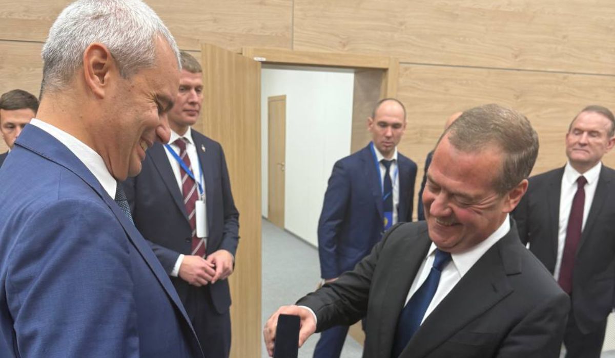 Костадинов за срещата с Медведев: Русия оставя вратата към България отворена