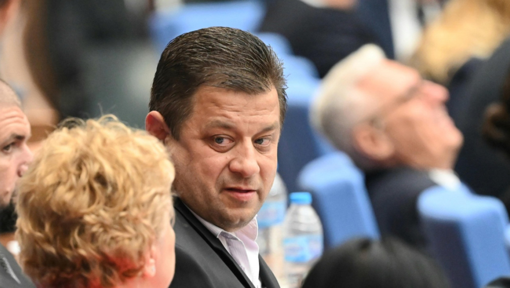 Марков закъсня за първото си заседание и не успя да положи клетва: 