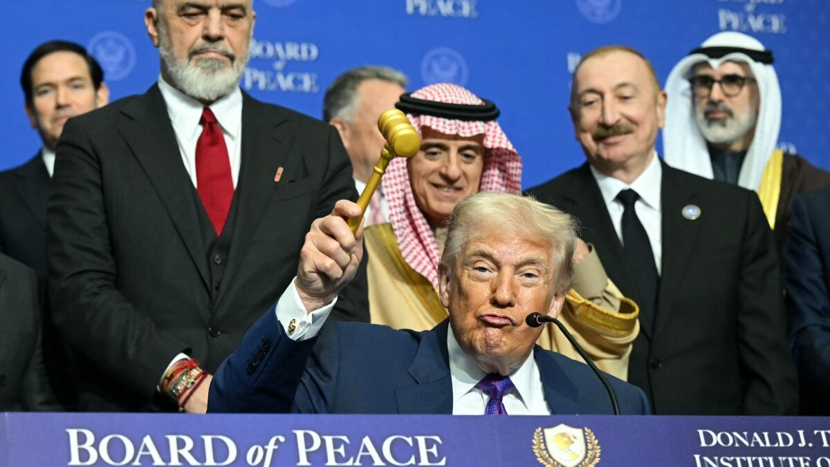 Хамас се преклони пред Тръмп и се съгласи да предаде оръжията си