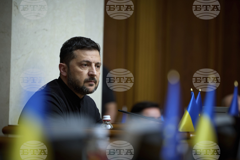 Украйна е готова за реални решения за мир, но няма да отстъпи територия на окупаторите, заяви Зеленски