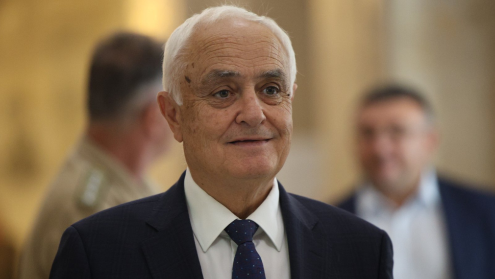Запрянов: Самолетите на САЩ са тук за учение, не заради Иран, нямаше паркоместа на 