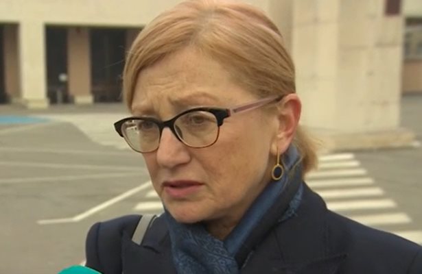 Промиването на псевдоумни и красиви мозъци продължава с пълна сила
