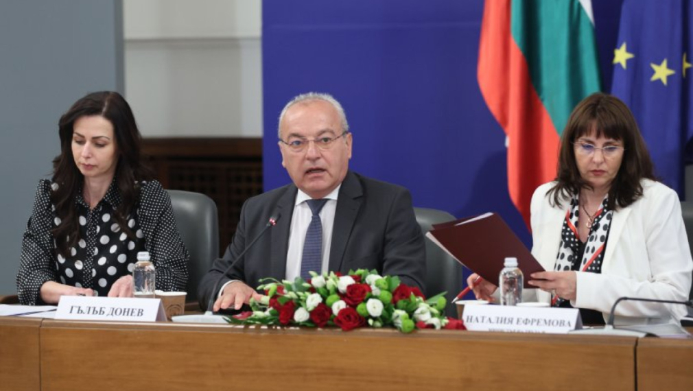 Кабинетът замразява минималната заплата на 620 евро до 2028 г.