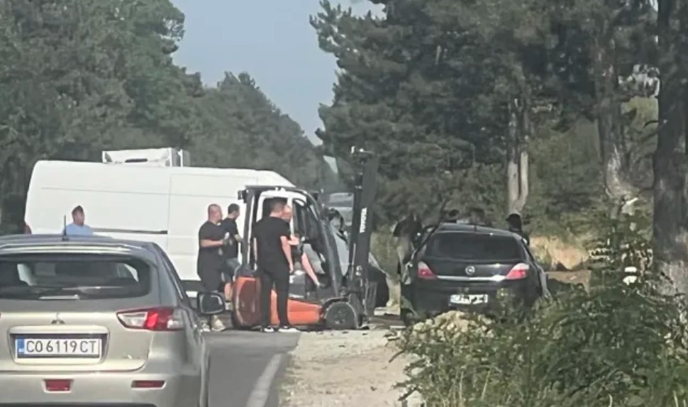 Три са жертвите на адската катастрофа край Елин Пелин, оперират по спешност дете