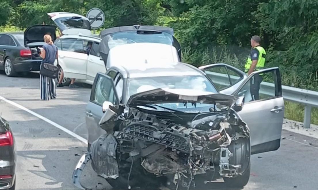 Тежка катастрофа в Югозапада, има много ранени