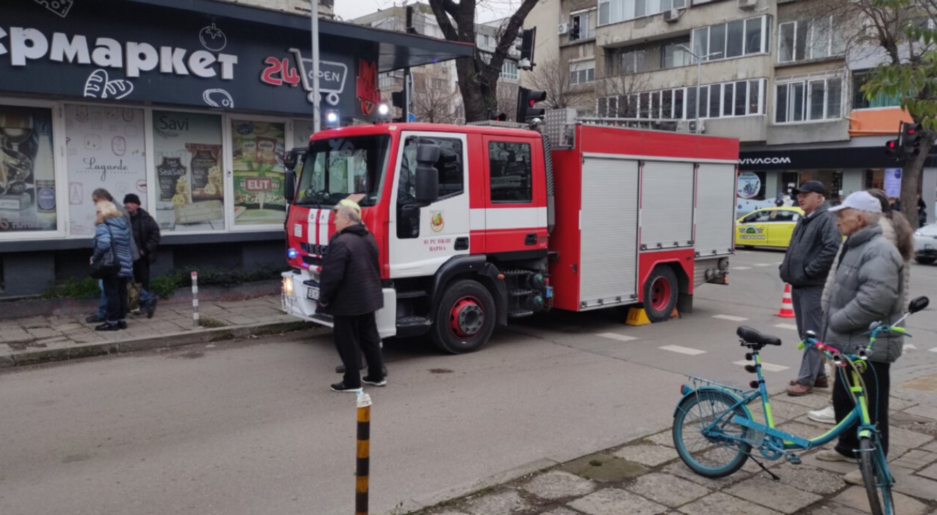 Трагедия! Двама души загинаха, блъснати от кола на тротоар край пазара във Варна