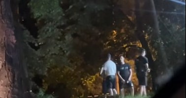 На вниманието на МВР: Група локали замерват коли и автобуси на оживен столичен булевард