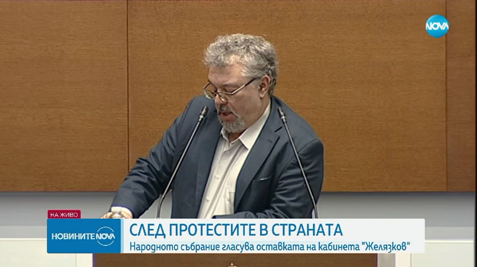 Манолее, Маноле… съвсем скоро и ти ще месиш погачи
