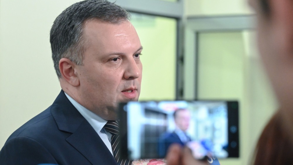 Министър Найденов поиска отстраняването на прокурорката Емилия Русинова заради връзки с Пепи Еврото