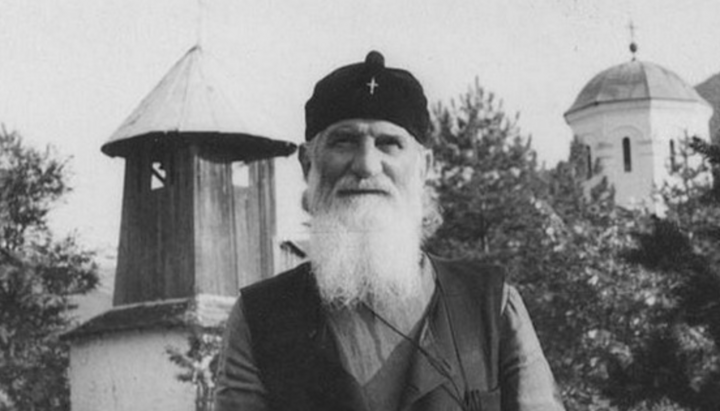 Светът никога не е виждал по-невинен Осъден и по-безумен съдия. Човекът е лудостта на земята, а животът му - незалязващ Велики петък