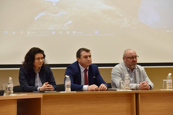24 часа: Смениха и шефката на института по криминалистика, който прави експертизите за 