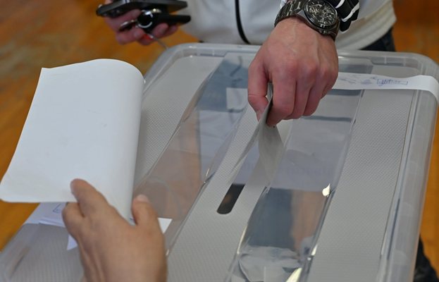 Към 18 ч. избирателната активност е около 40%, вижте всички числа