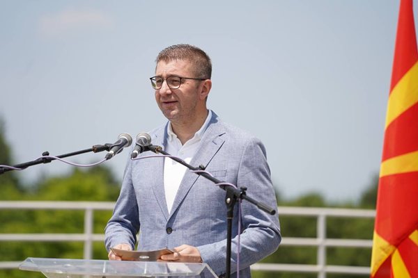 Мицкоски: Веднага поздравих Радев, България ни блокира навсякъде