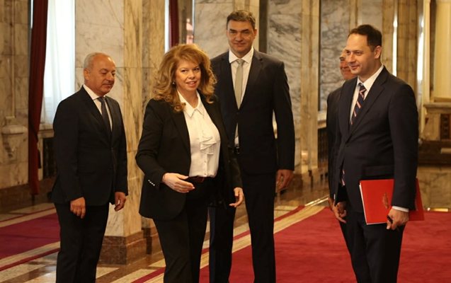 Румен Радев не дойде на 