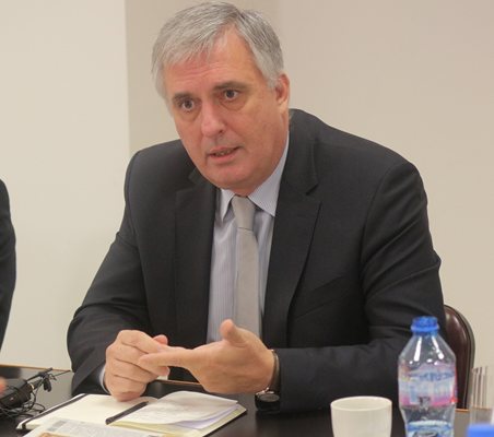 Ивайло Калфин: Пенсията да зависи само от осигуровките, другото са помощи