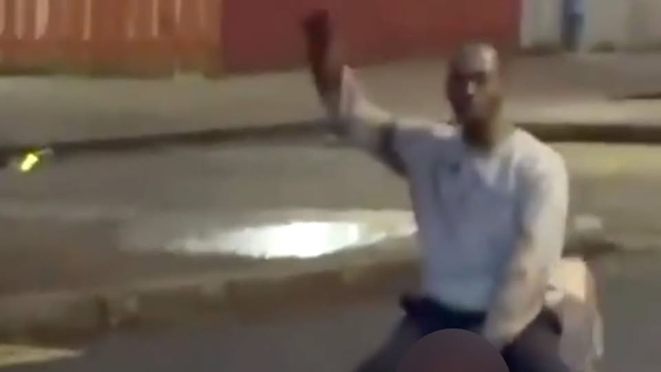 Варварството в Белфаст: Нарязаният ирландец остана без око, суданецът с преводач от арабски пред съда