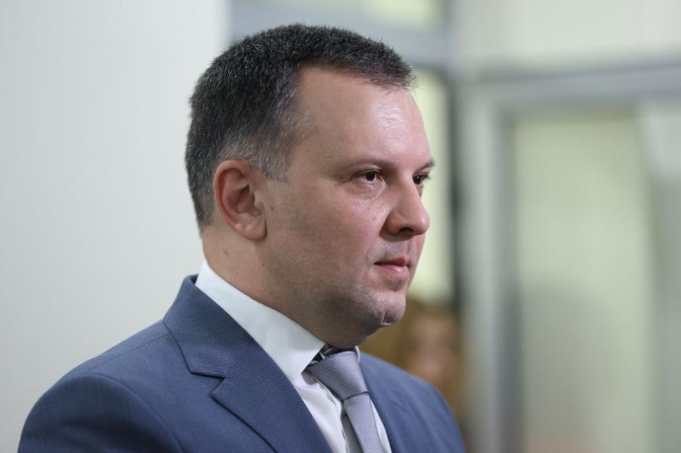 Министър Найденов поиска проверка за съдебната реабилитация на педофил, назначен в училище