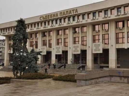 Арестуваният съдебен заседател от Бургас натрупал над 100 000 евро от измами
