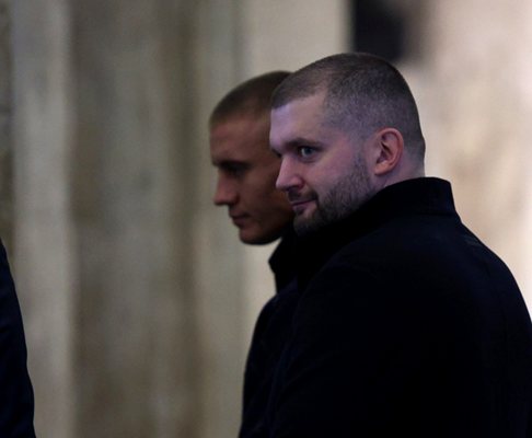Съдът увеличи присъдите на близнаците Асенови и Бисер Митрев за побоя над Слави Ангелов, ще лежат по 6 г. в затвора