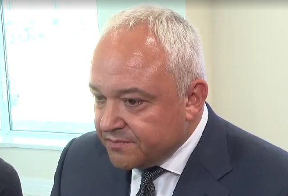 Иван Демерджиев: Зад фирмите за мантинели прозира фигурата на Бойко Борисов