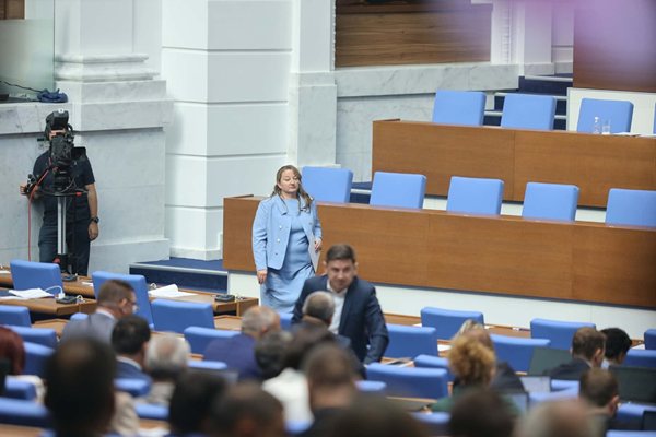 По-високите осигуровки вземат още 641 млн. евро от бизнеса и работниците, но вдигат и всички нови пенсии