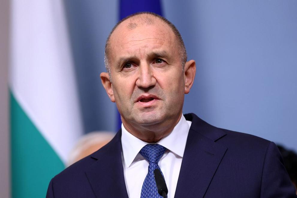 Президентът Радев: Да изградим стена срещу покварата Пеевски. Слугите му ще се срамуват