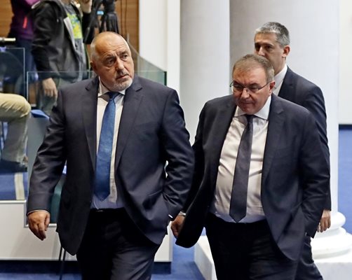 Бойко Борисов: Ако ми дадат една фланелка на Благо Коцев, ще я сложа. Как да ходя 40 км пеша?