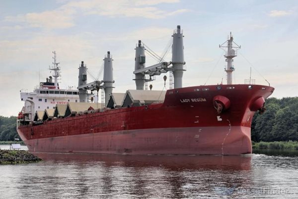 Откриха два трупа в хамбар на борда на кораб в Бургас