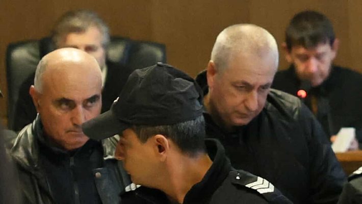 Шофьор на Роби Уилямс записал с телефон как му искат подкуп, снимал и бележката от банкомата 