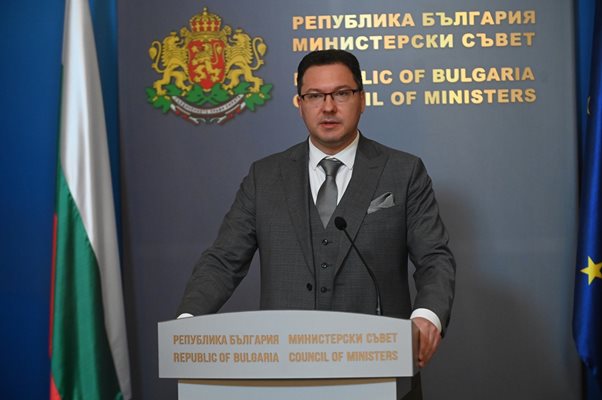 Даниел Митов: Химикалката за смяна на министри и преговори е в премиера