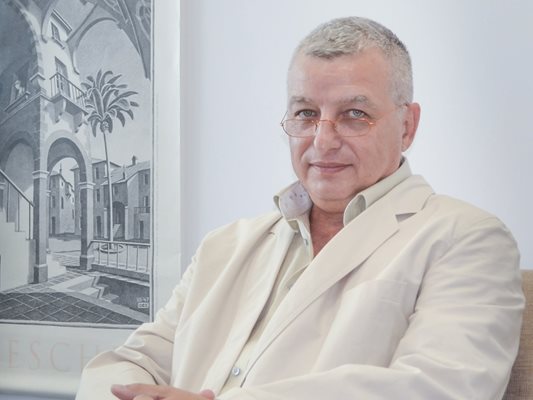 В мола - един охранител отговаря за два етажа